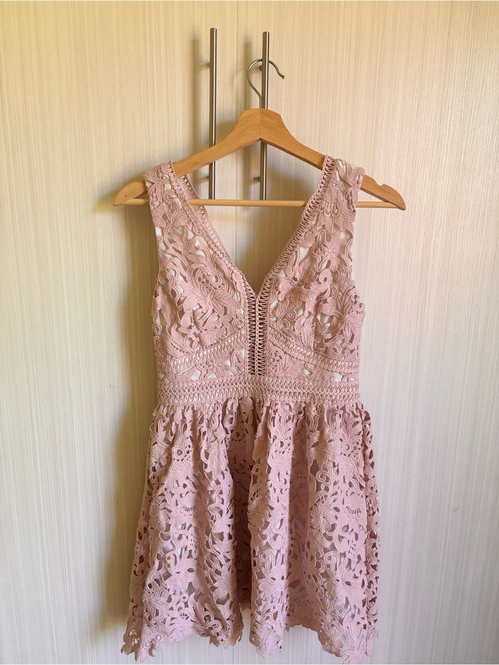 H&M Lace Dress – Blush Pink – Excellent Condition